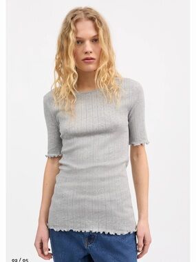 Skall Studio Edie tee